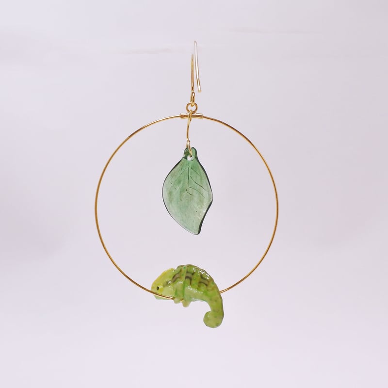 カメレオンピアス右向き ぶら下がりタイプ(片耳) (イヤリング