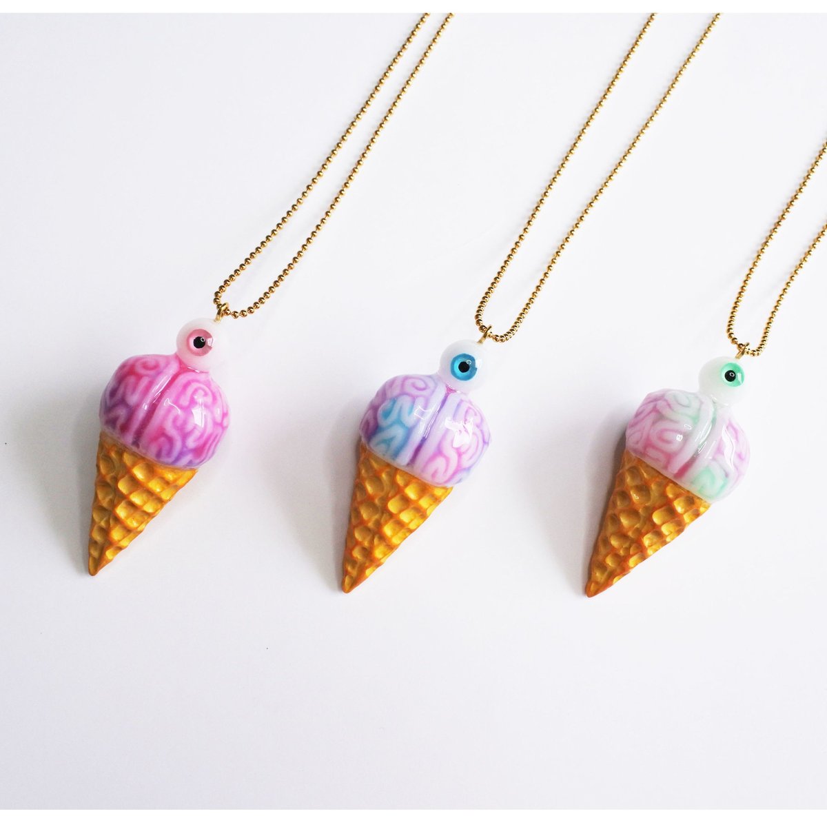 脳みそアイスクリーム 目玉トッピング ネックレス(ﾁｪｰﾝ約60cm) | sasaco