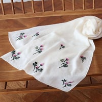 ムラサキツメクサの手刺繍カシミヤストール/Col.オフホワイト