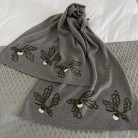 どんぐり柄手刺繍カシミヤストール/Col.オートミール