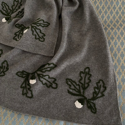 どんぐり柄手刺繍カシミヤストール/Col.オートミール | kaho（カホ