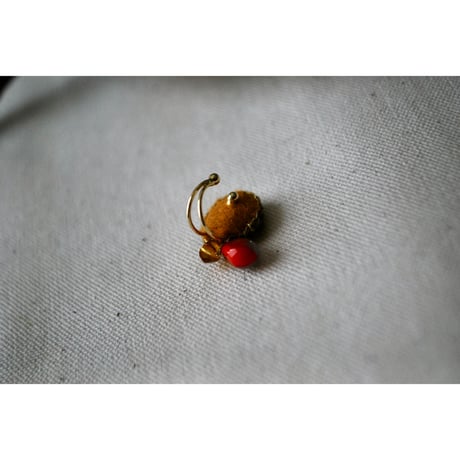 ミラー刺繍とガラスビーズの小さなイヤーカフ　茶×オレンジ/しずくビーズ