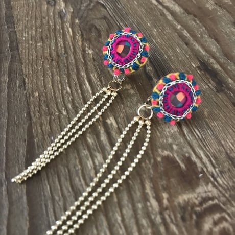 刺繍のカラフル丸ピアス  ・イヤリング  ＋チェーンタッセル