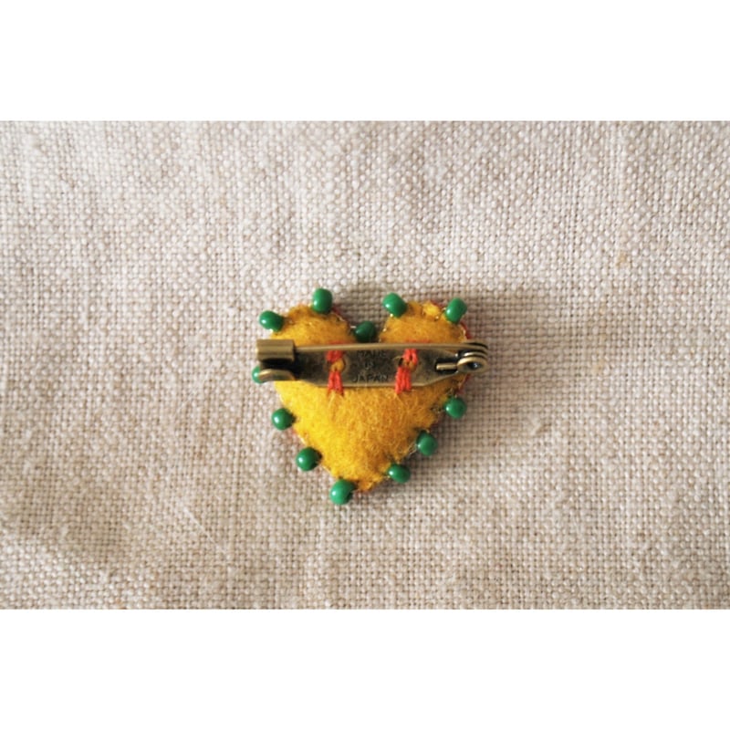 ちっちゃなハートのミラー刺繍ブローチ col.6 | macree