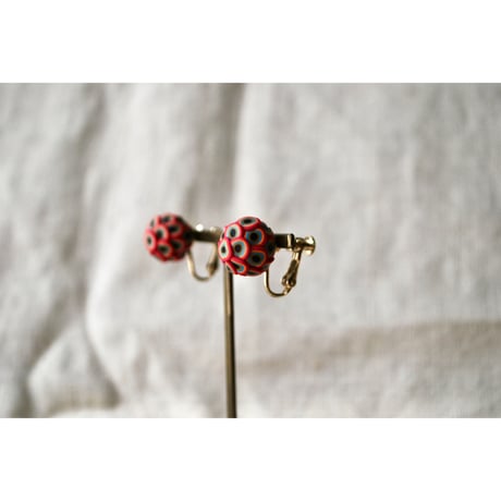 小さなぶつぶつ丸ピアス・イヤリング　pink orange mizuiro black