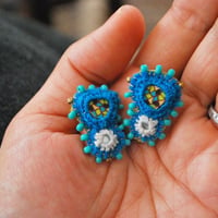 ミズイロ刺繍ピアス