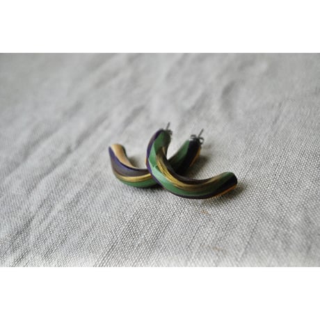 nijiピアス　 green kinari gold yellow purple
