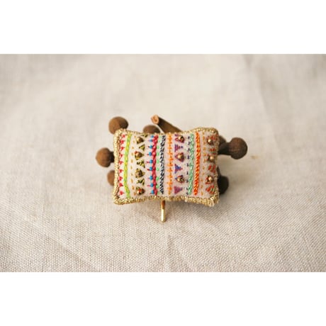 カラフル刺繍のポニーフック  四角