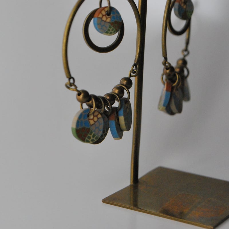 じゃらじゃら大ぶりピアス・イヤリング blue beige green kinari 個性