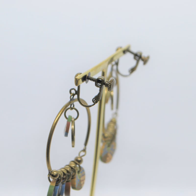 じゃらじゃら大ぶりピアス・イヤリング blue beige green kinari 個性
