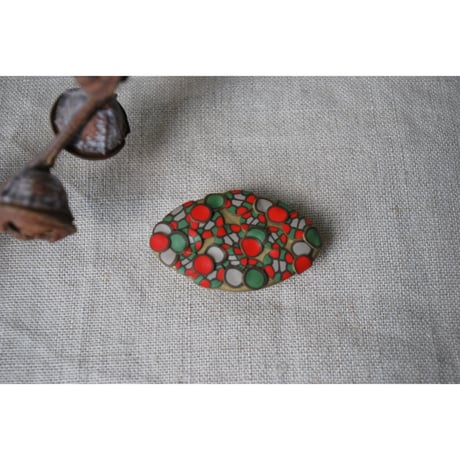 帯留 gold green red beige