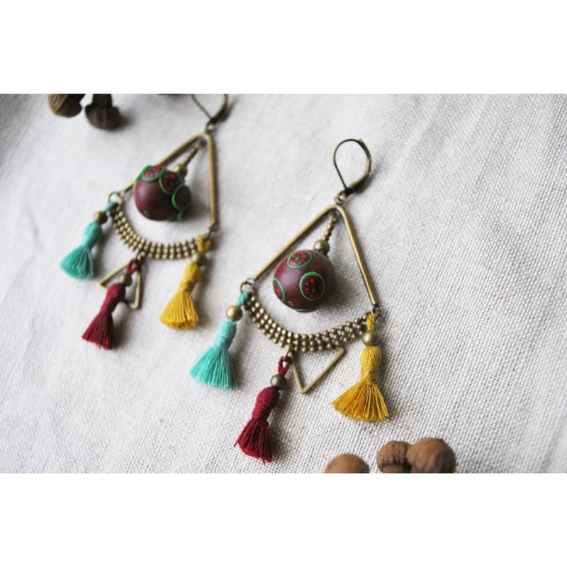 左右の柄が違う大ぶりタッセルピアス | macree 