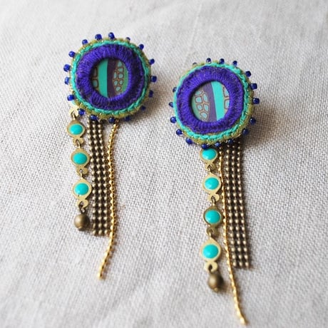 ビーズ刺繍チェーンタッセルピアス　ターコイズ