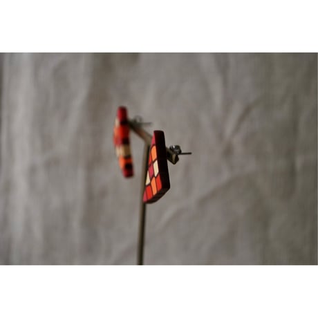 三角モザイクピアス　red pink orange
