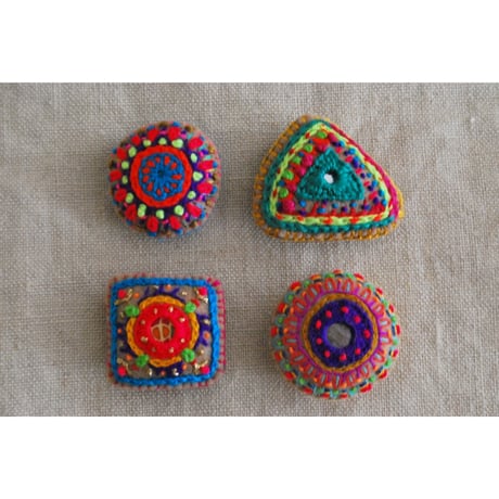 小さな刺繍ヘアゴム丸　蛍光色