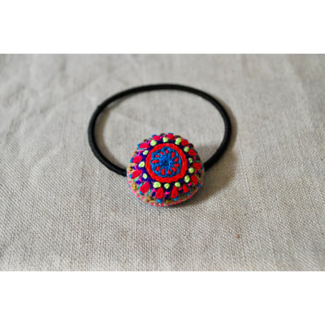 小さな刺繍ヘアゴム丸　蛍光色