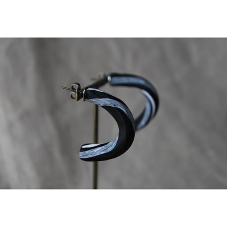 nijiピアス　モノトーン02