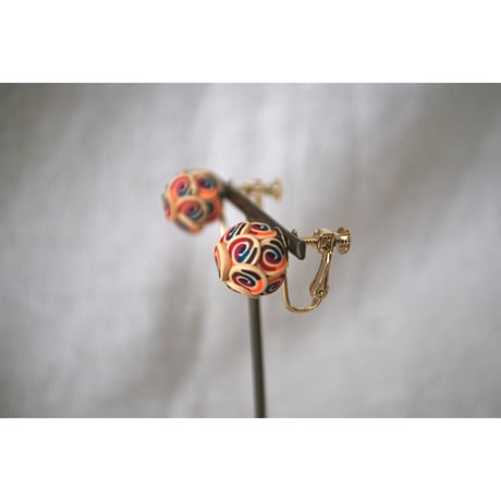 小さなぶつぶつ丸ピアス・イヤリング　カラフルうずまき