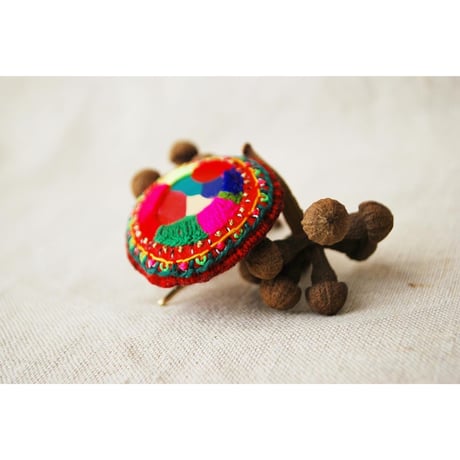 カラフルパーツの刺繍ポニーフック