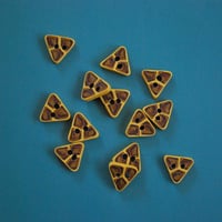 シャツボタン　からし三角
