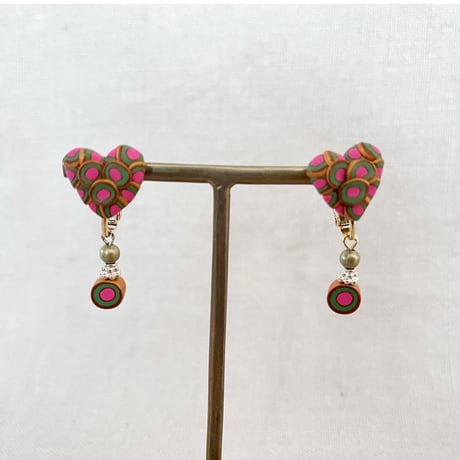 ぶつぶつハートピアス・イヤリング　pink