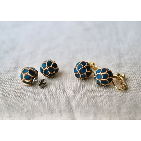 小さなぶつぶつ丸ピアス・イヤリング　bluegreen gold kinari