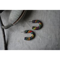 nijiピアス　 カラフルねじねじ