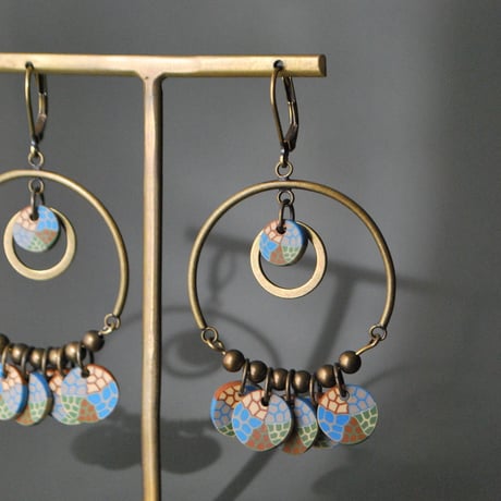 じゃらじゃら大ぶりピアス・イヤリング　blue beige green kinari 個性的