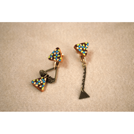三角サンカク△アシメピアス・イヤリング