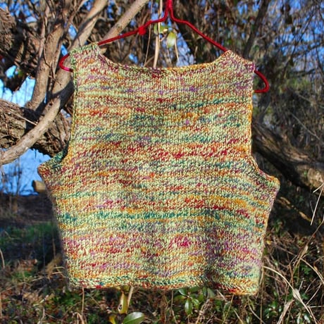 手つむぎ手編みのニットベスト　グリーン系