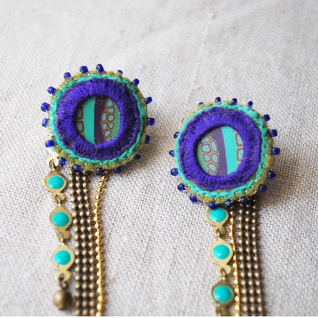 ビーズ刺繍チェーンタッセルピアス　ターコイズ