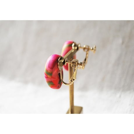 いびつなしましまダエンピアス・イヤリング　 ピンク系