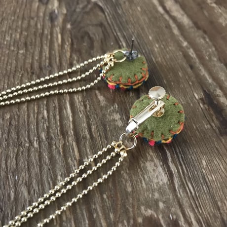 刺繍のカラフル丸ピアス  ・イヤリング  ＋チェーンタッセル