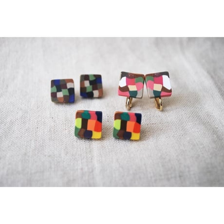 カラフルシカクピアス・イヤリング小 3col.
