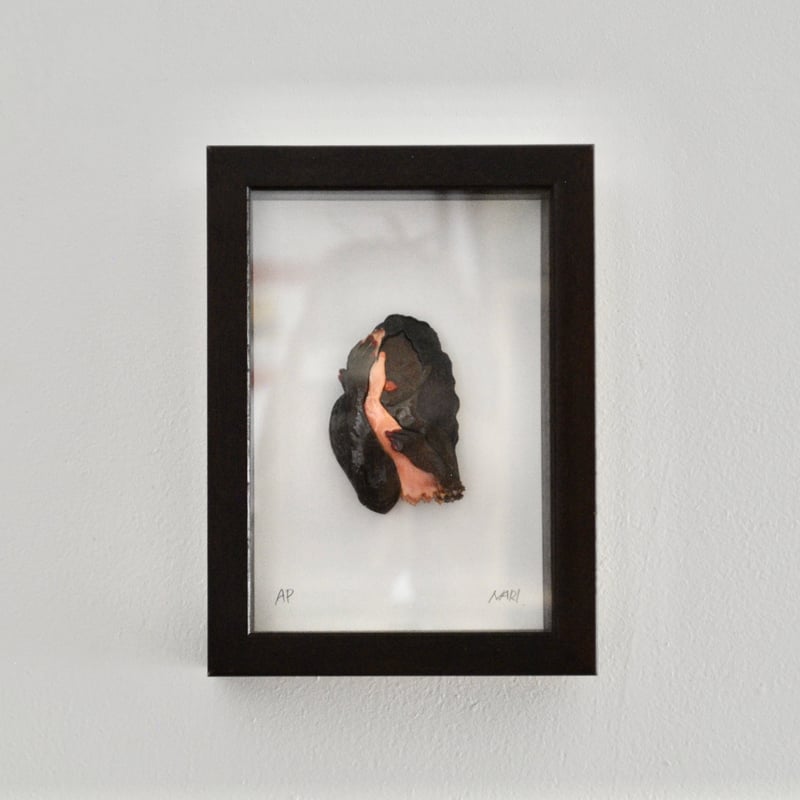 【限定品&新品タグ付】LITTLE FUNNY FACE SHEER TOP 黒 Textured Stretch Rib Round Neck Top | EILEEN FISHER