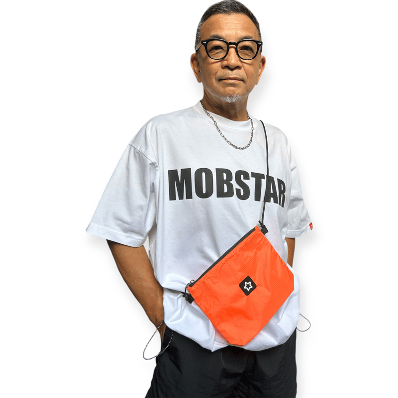ダウ90000 旅館じゃないんだからさ サコッシュ ストラップ ナイロンサコッシュ オレンジ | THE MOBSTAR JAPAN®️