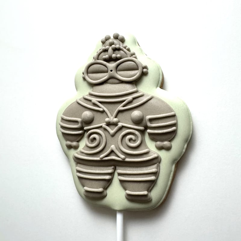遮光器土偶 | 黒のれん製菓