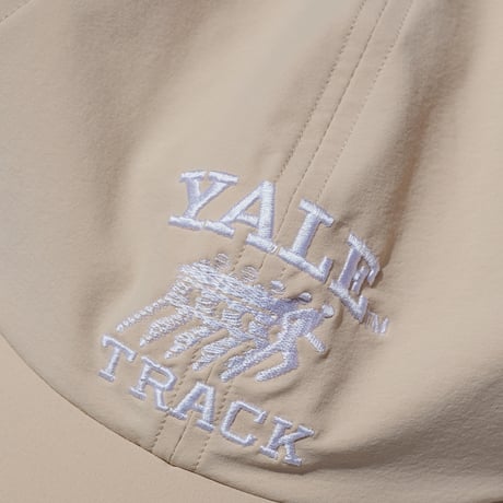 <COMESANDGOES> 6 PANELS CAP WITH YALE TRAC TEAM LOGO [ CREAM BEIGE ]