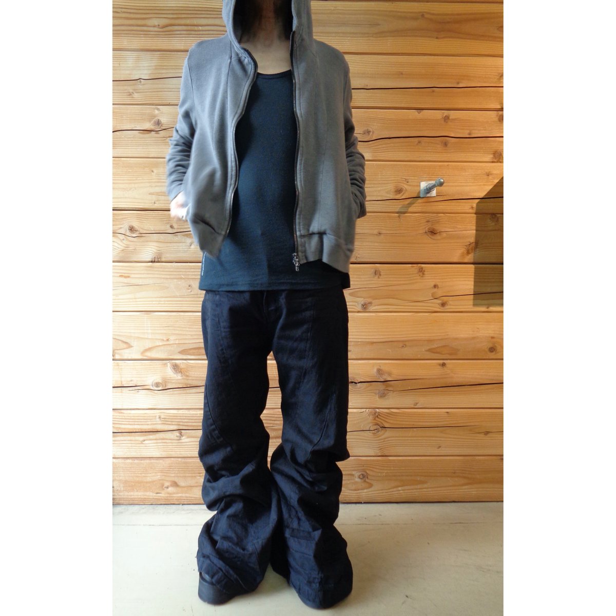 JULIUS / 917PAM13 / フレアーデニムパンツ | VIBE NAGANO