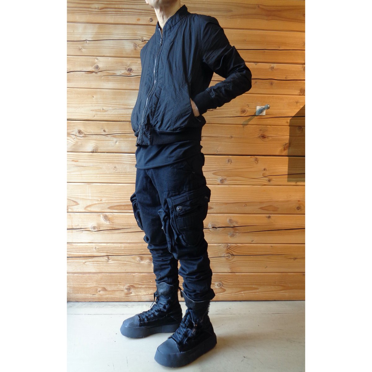 2010SS ユリウス ガスマスク ナロークロップド パンツ / 黒 2010SS ユリウス ガスマスク ナロークロップド パンツ / 黒 2010SS