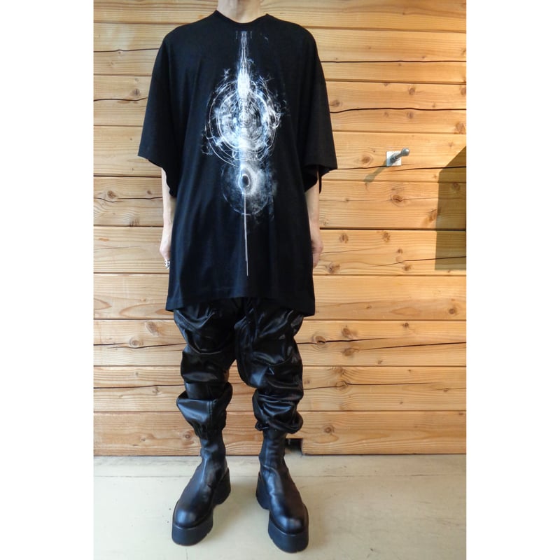 JULIUS / 937CPM1 / グラフィック オーバーサイズド Tシャツ | VIBE