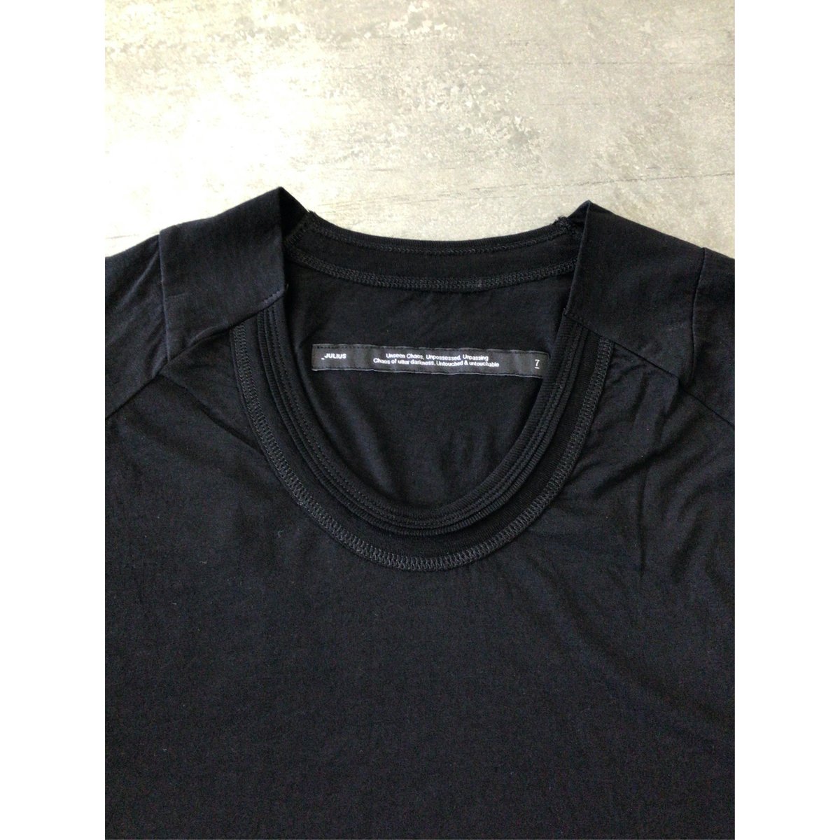 JULIUS / 917CUM12 / ダブルバインダーネックロングスリーブ