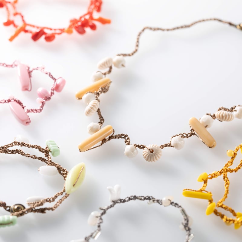 かぎ針で編む、ヴィンテージビーズのショートネックレス | boutique gris