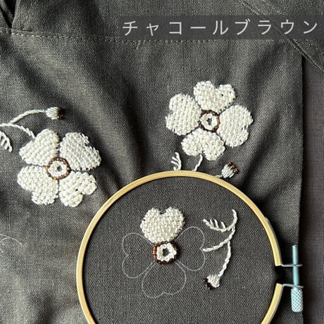 刺繍のためのリネンのバッグ