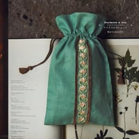 《アイリスのポシェット》材料セット『古典図案の刺繍』[おおたにめぐみ］