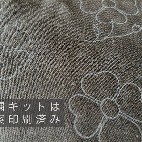 刺繍のためのリネンのバッグ