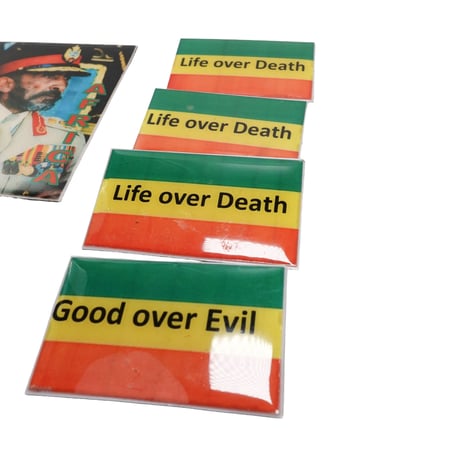 ジャマイカ直輸入　"RASTA MAN STYLE"　ハンドメイド　ウッド　ピンバッチ