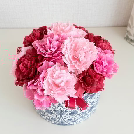 カーネーションのリバティボックスアレンジお祝いギフト　インテリア　アーティフィシャルフラワー（造花）  のコピー