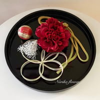 赤ダリアと水引飾り　和玉　かすみ草　ヘッドドレス　和装　成人式　結婚式　白無垢 袴 卒業式 前撮り 髪飾り