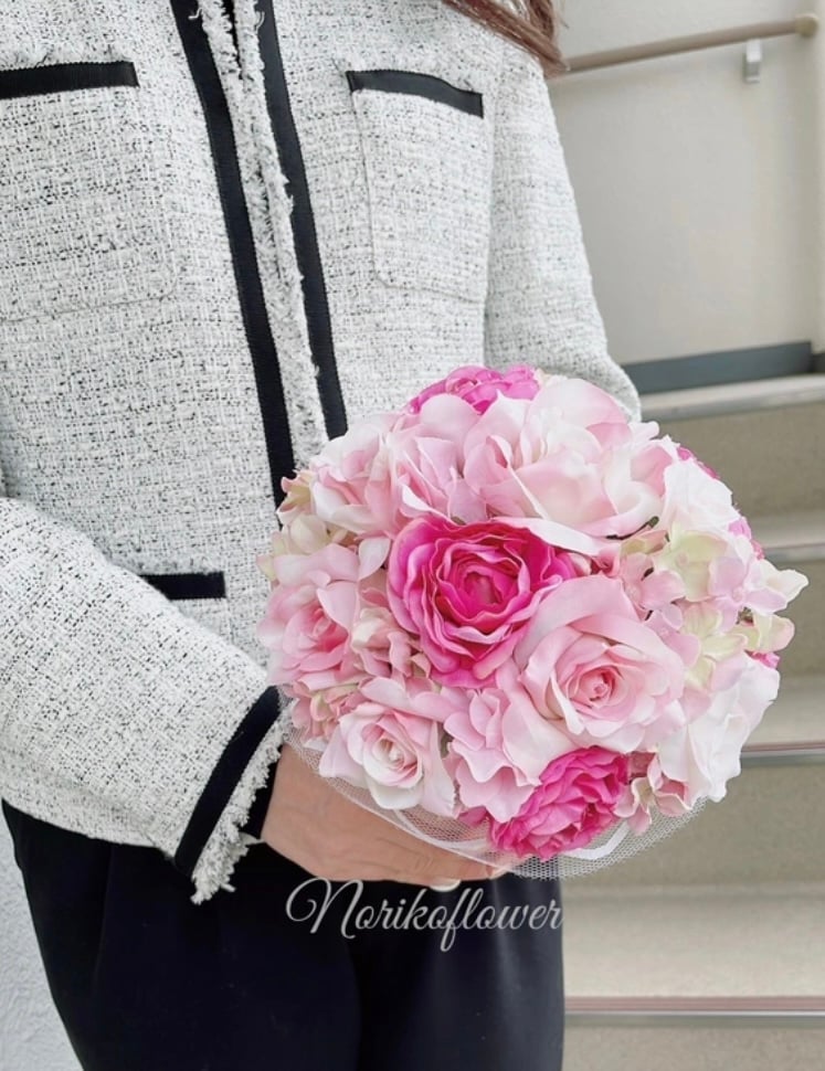ピンクミックスカラー ラウンドブーケ ローズとラナンキュラス